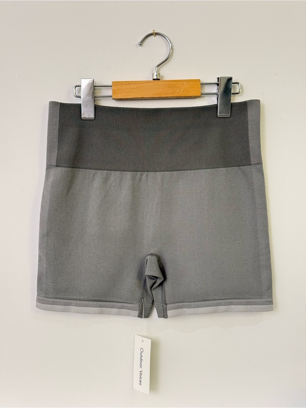 Outdoor Voices 4.5” Graphite/Dove Seamless Smooth Bike Shorts M